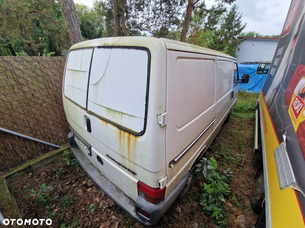 Volkswagen Transporter - 2