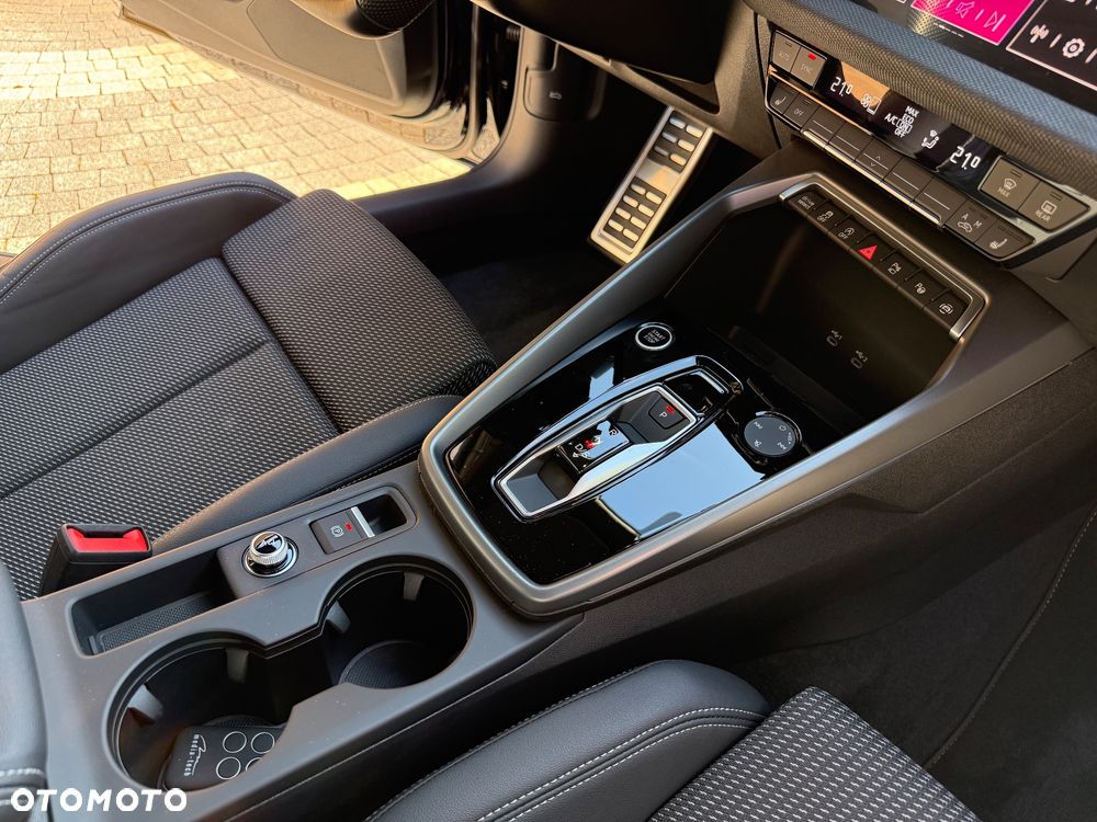 Audi A3 Limousine 35 TFSI mHEV Advanced S tronic - 9