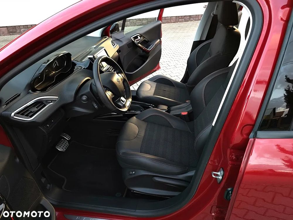 Peugeot 2008 BlueHDi 120 EAT6 Black Edition - 24