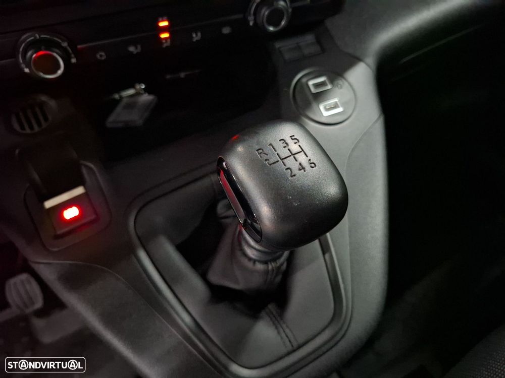 Opel Combo Combo Cargo (L1). E15DT E6.4 & MT6 100cv - 17