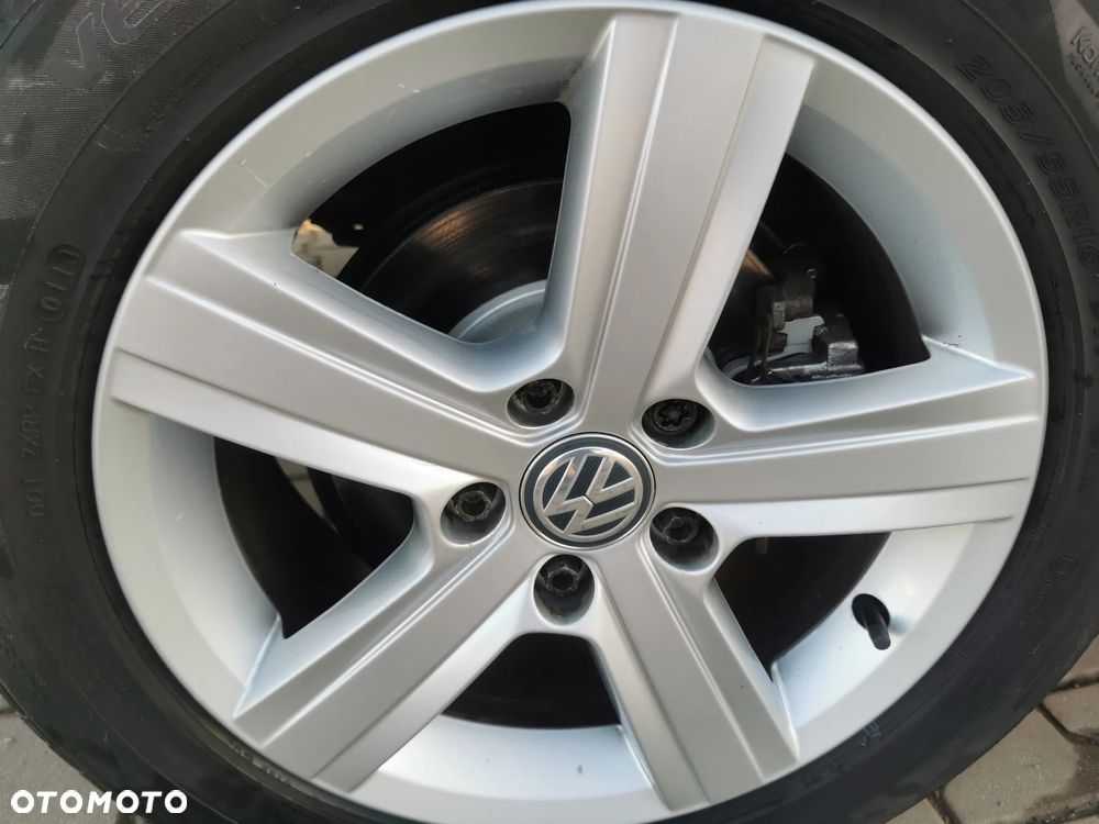 Volkswagen Golf - 16