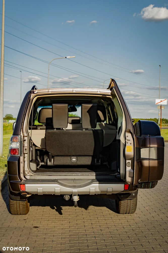 Mitsubishi Pajero - 10