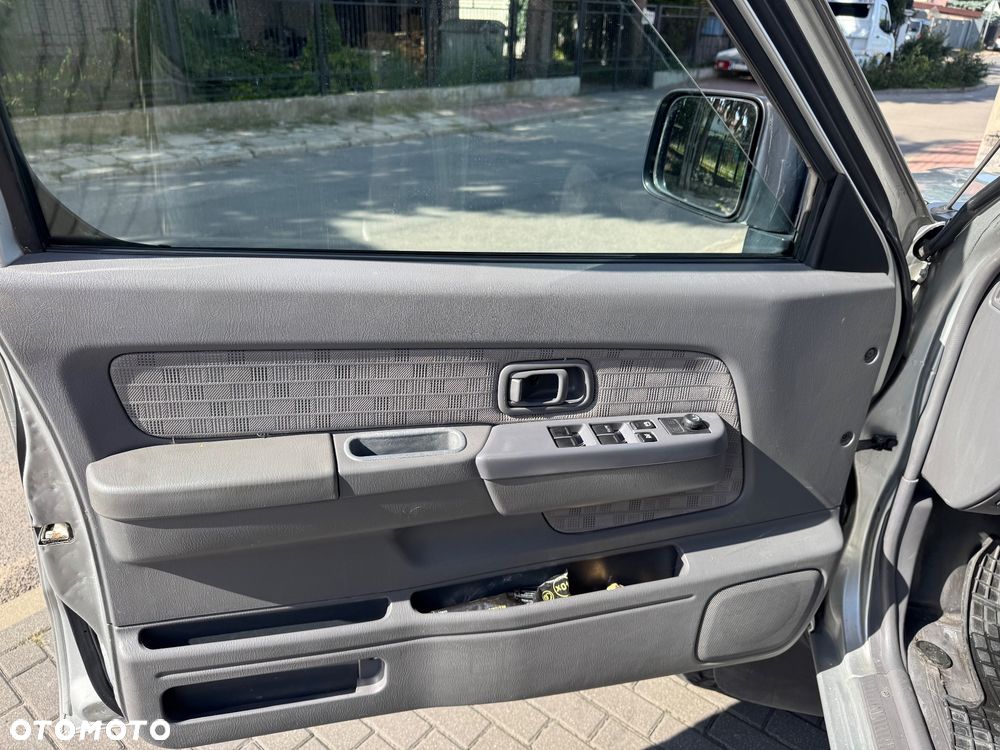 Nissan NP300 Pickup 2.5d DC Base - 17