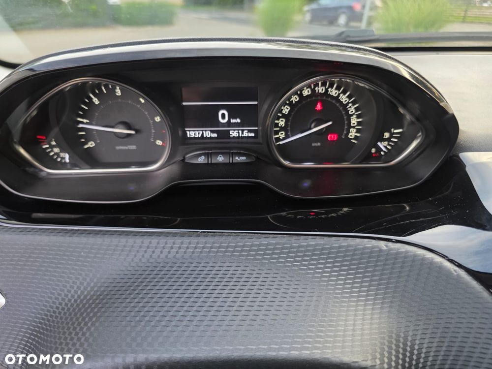 Peugeot 2008 - 21