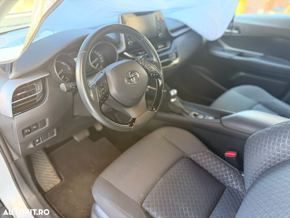 Toyota C-HR - 5
