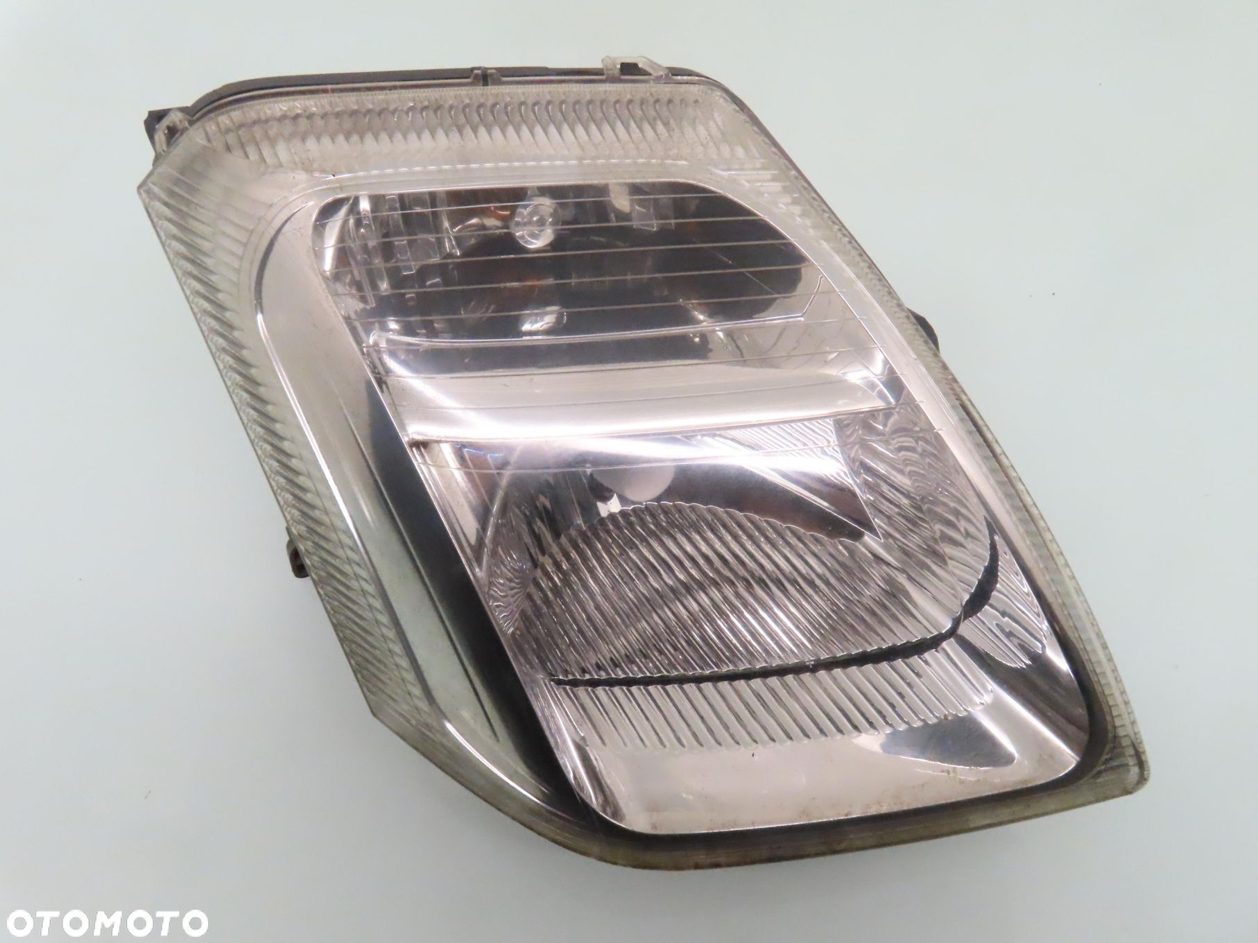 LAMPA PRAWA PRZEDNIA CITROEN C2 9680128180 - 1