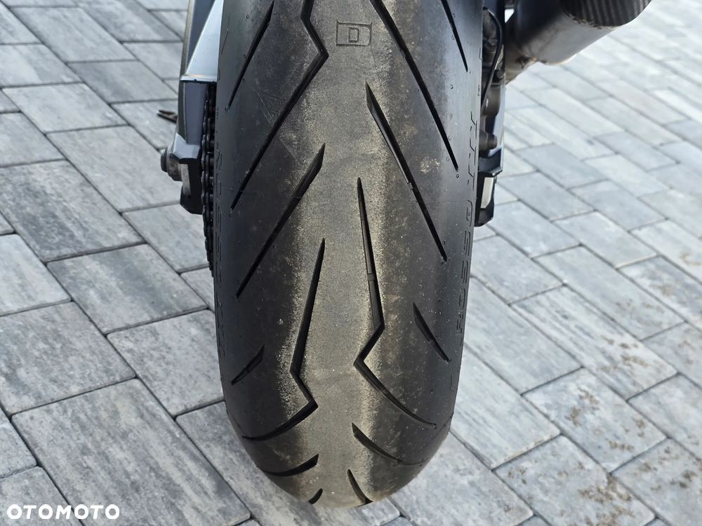 Suzuki GSX-R - 15