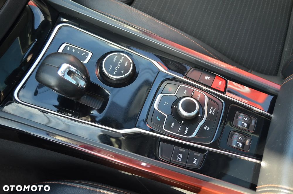 Peugeot 508 RXH Hybrid4 - 11