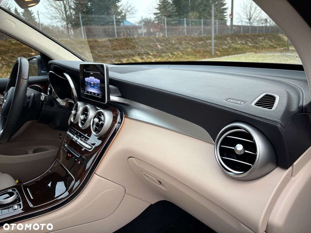 Mercedes-Benz GLC - 35