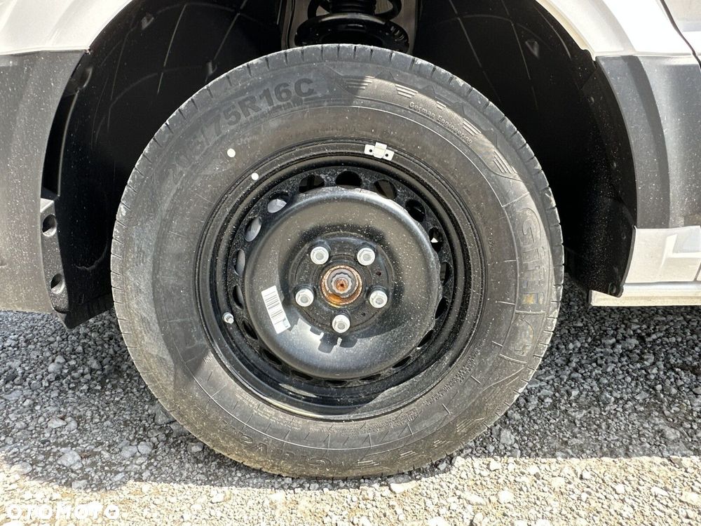 Volkswagen Crafter 35 furgon 177km Automat 3640 - 19
