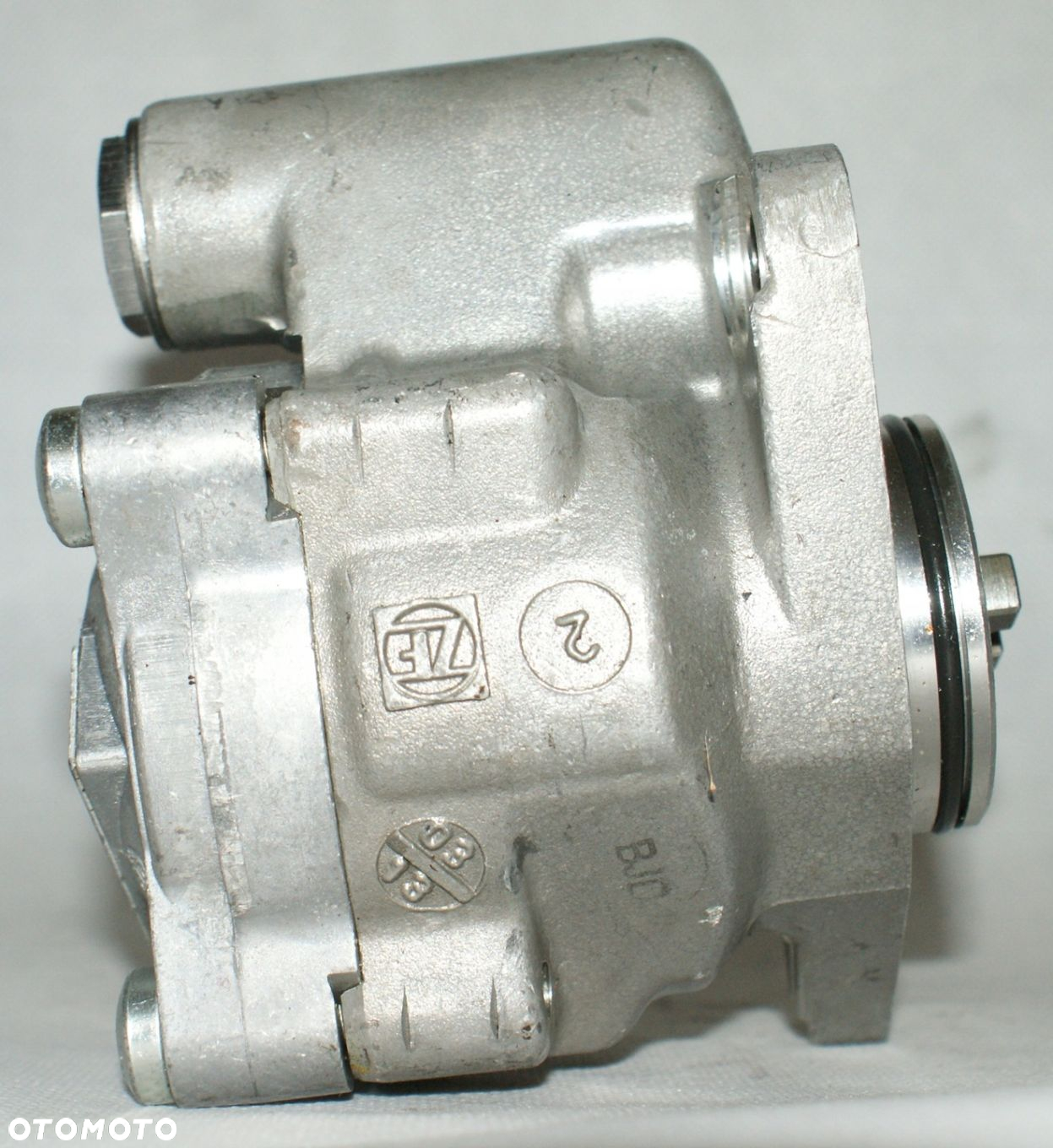 POMPA WSPOMAGANIA MAN, IVECO 81 47101 6136 - 3