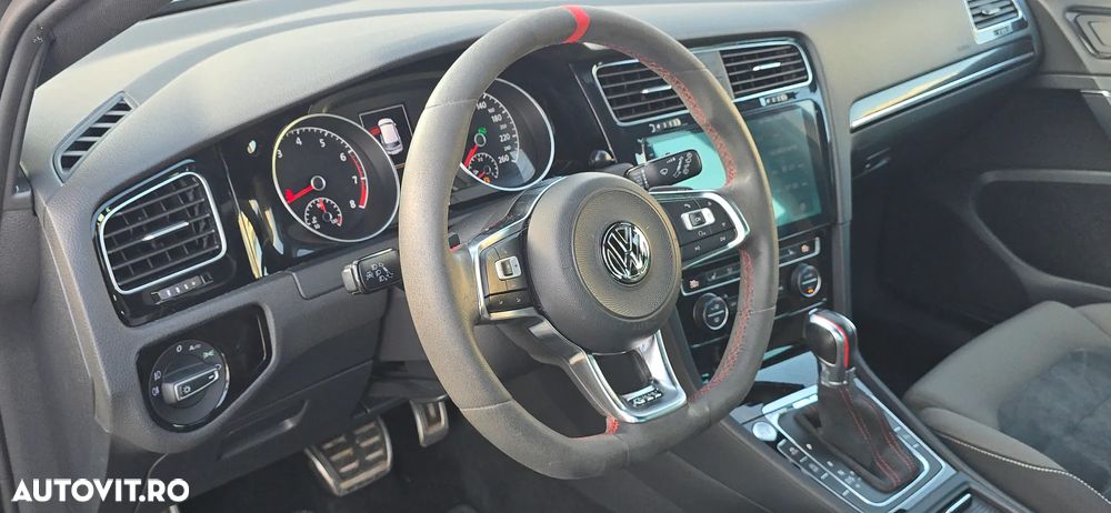 Volkswagen Golf - 15