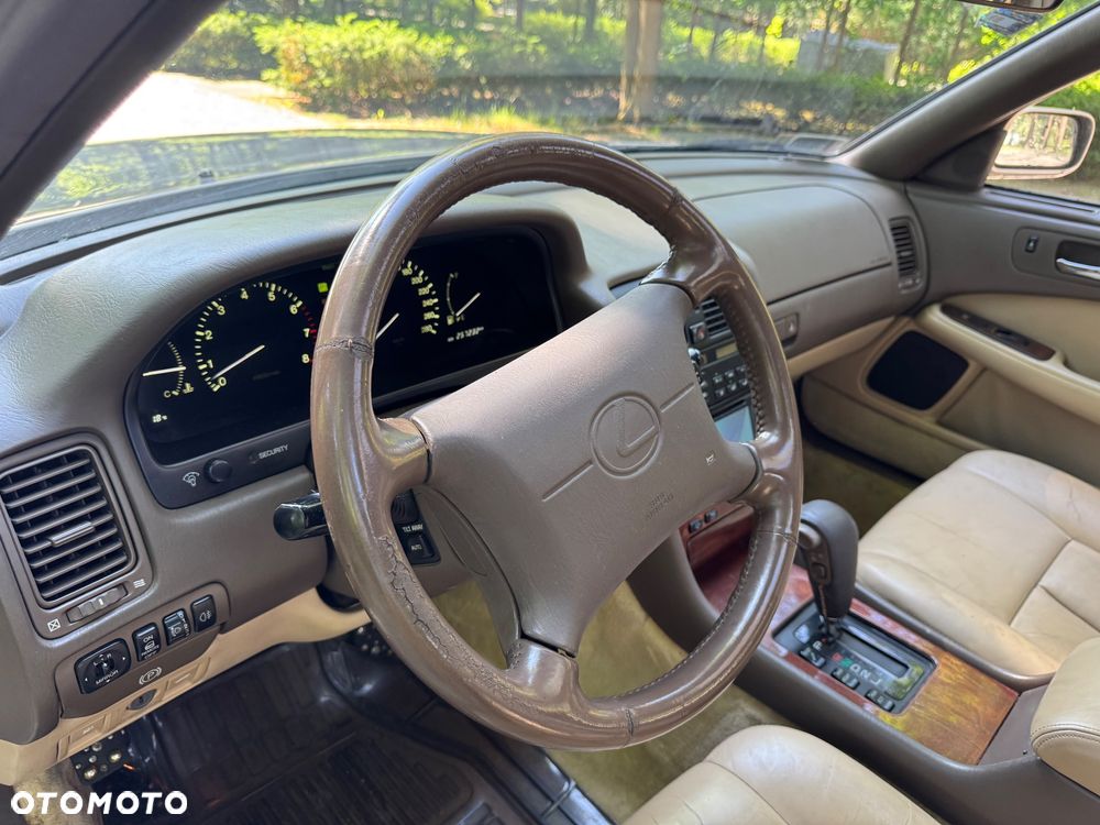 Lexus LS - 20