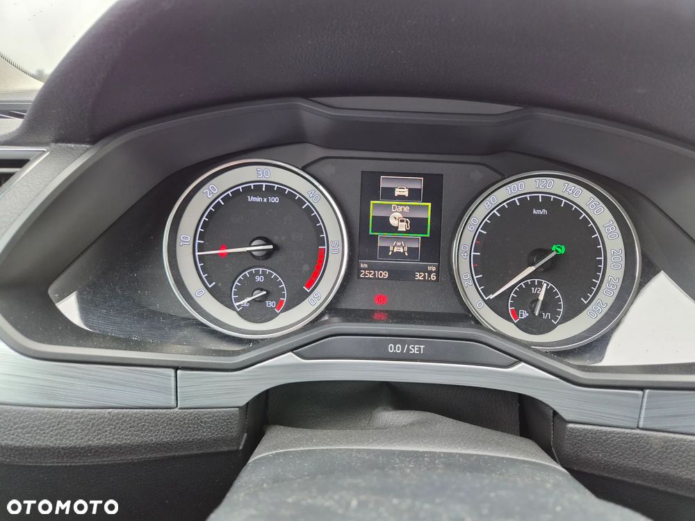 Skoda Superb 1.6 TDI Ambition DSG - 20