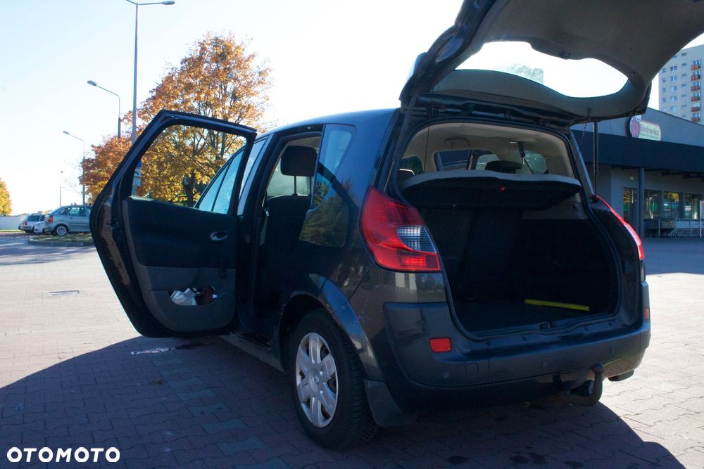 Renault Scenic 1.6 16V Alize - 10