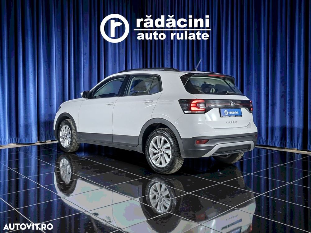 Volkswagen T-Cross - 8
