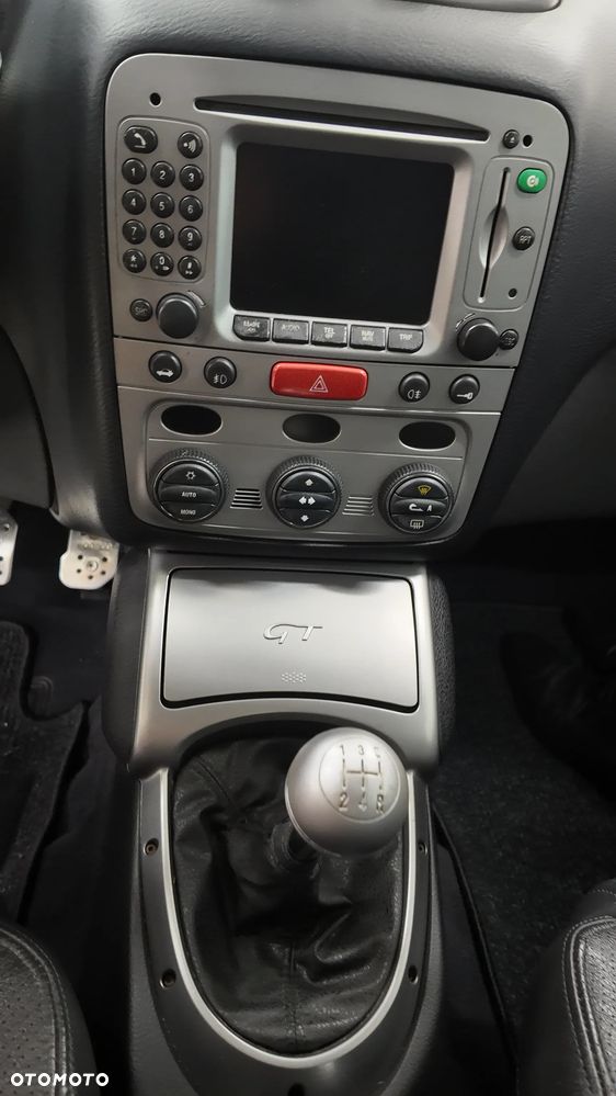 Alfa Romeo GT 2.0JTS Distinctive - 12