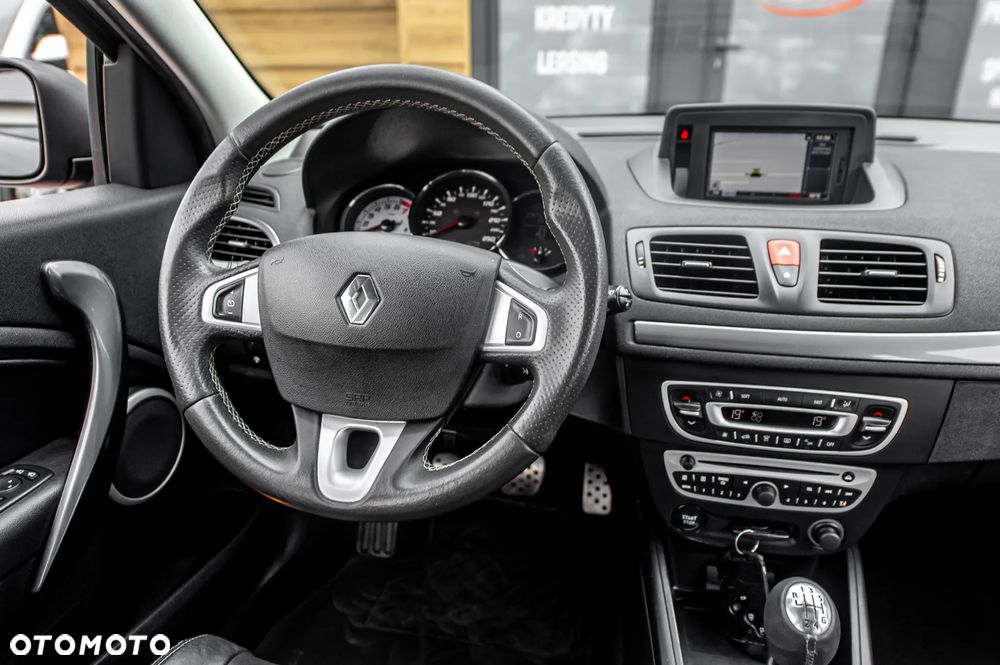 Renault Megane TCe 180 GT - 25