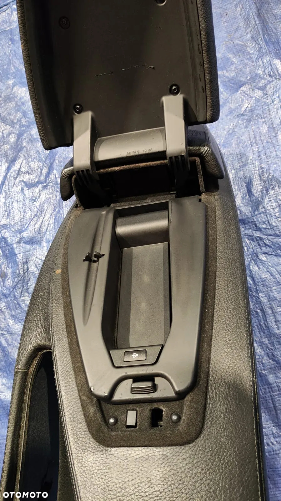 TUNEL ŚRODKOWY PODŁOKIETNIK UCHWYT PODSTAWA NA KUBEK KUBKI NAPÓJ NAPOJE CUPHOLDER CUP HOLDER ANGLIK UK BMW E63 E64 LCI LIFT - 8