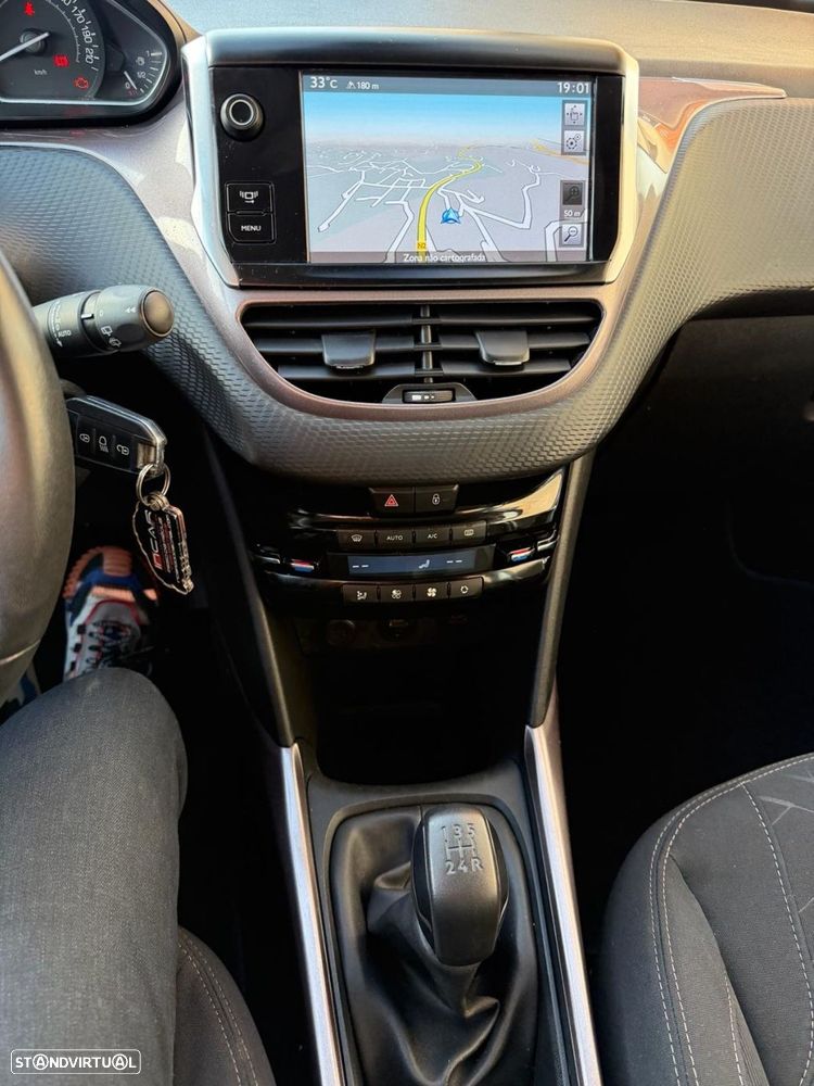 Peugeot 2008 1.6 e-HDi Allure - 6