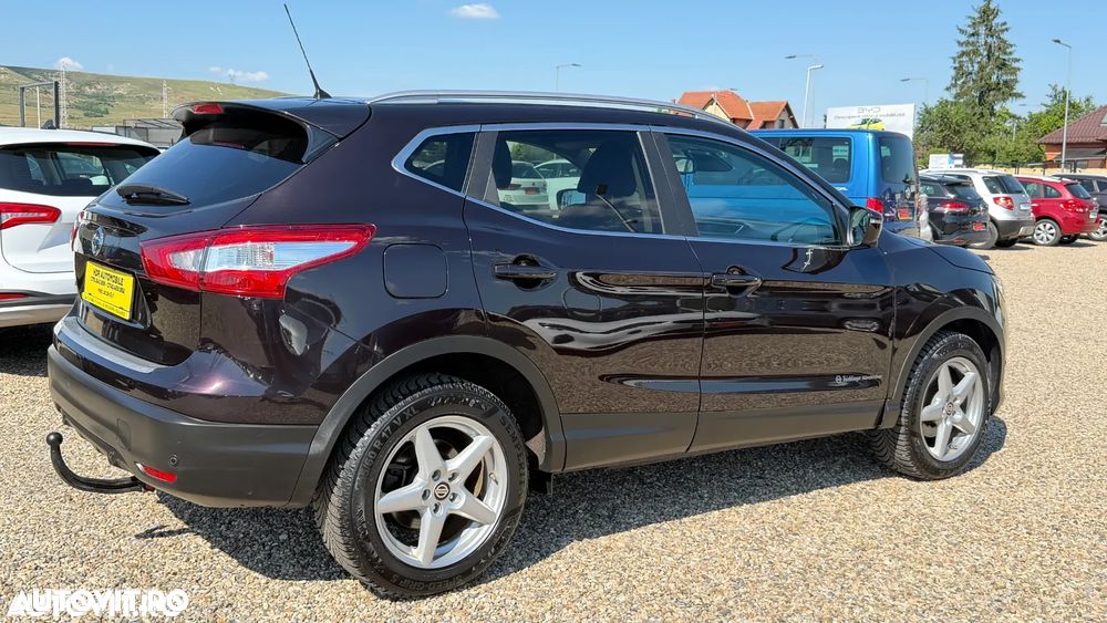 Nissan Qashqai 1.6 DCI Xtronic TEKNA+ - 9