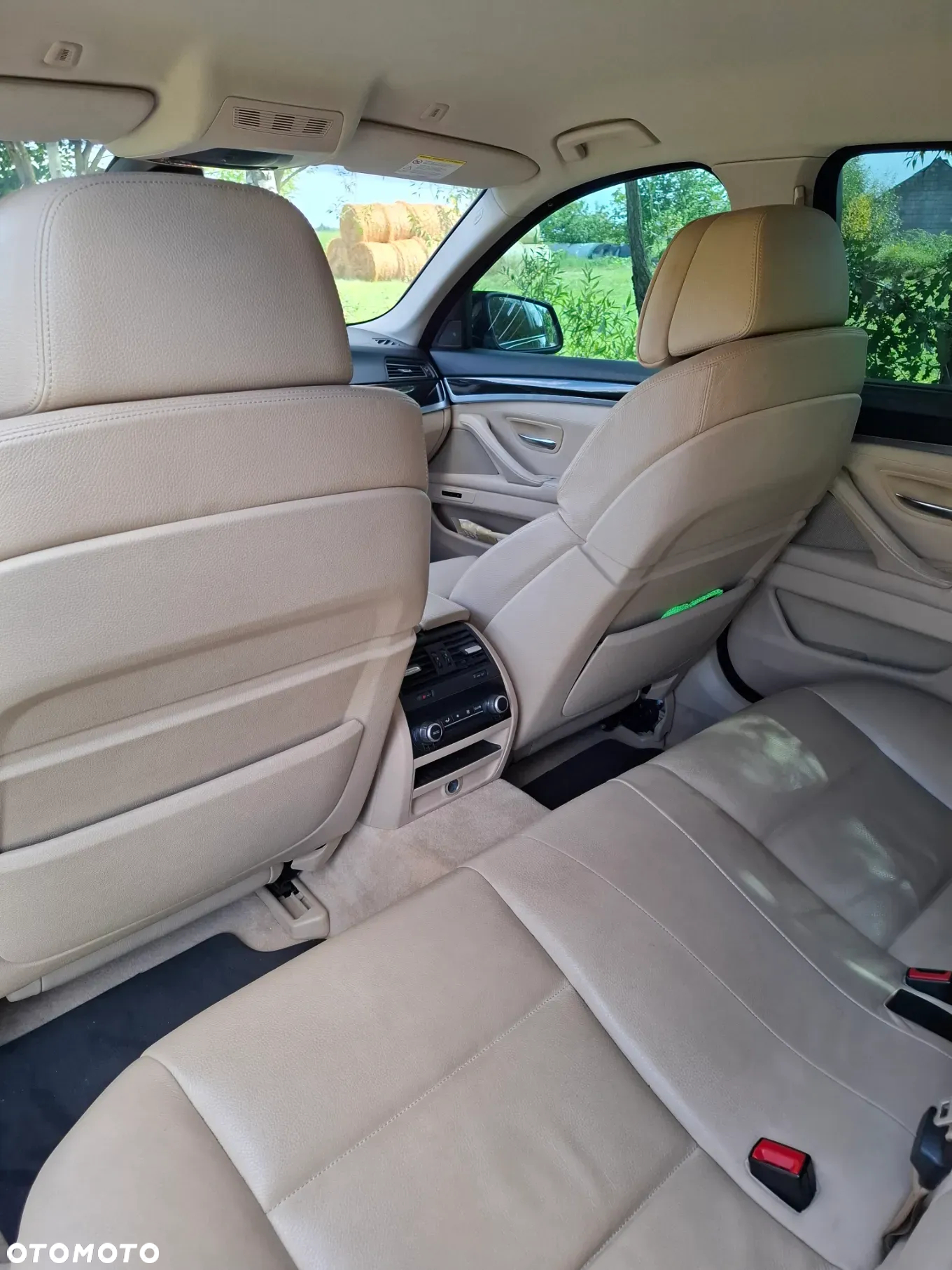 BMW Seria 5 550i - 14