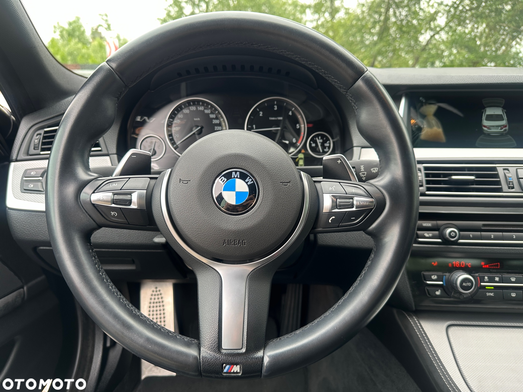 BMW Seria 5 525d xDrive - 11
