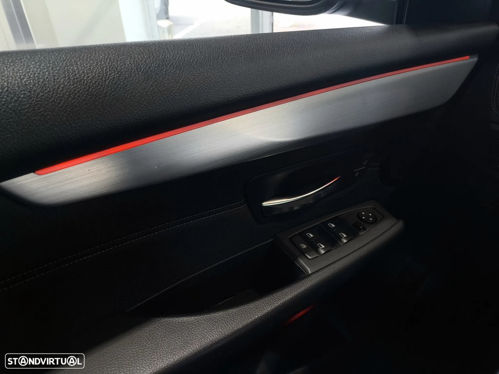 BMW 216 Active Tourer d Line Sport - 26