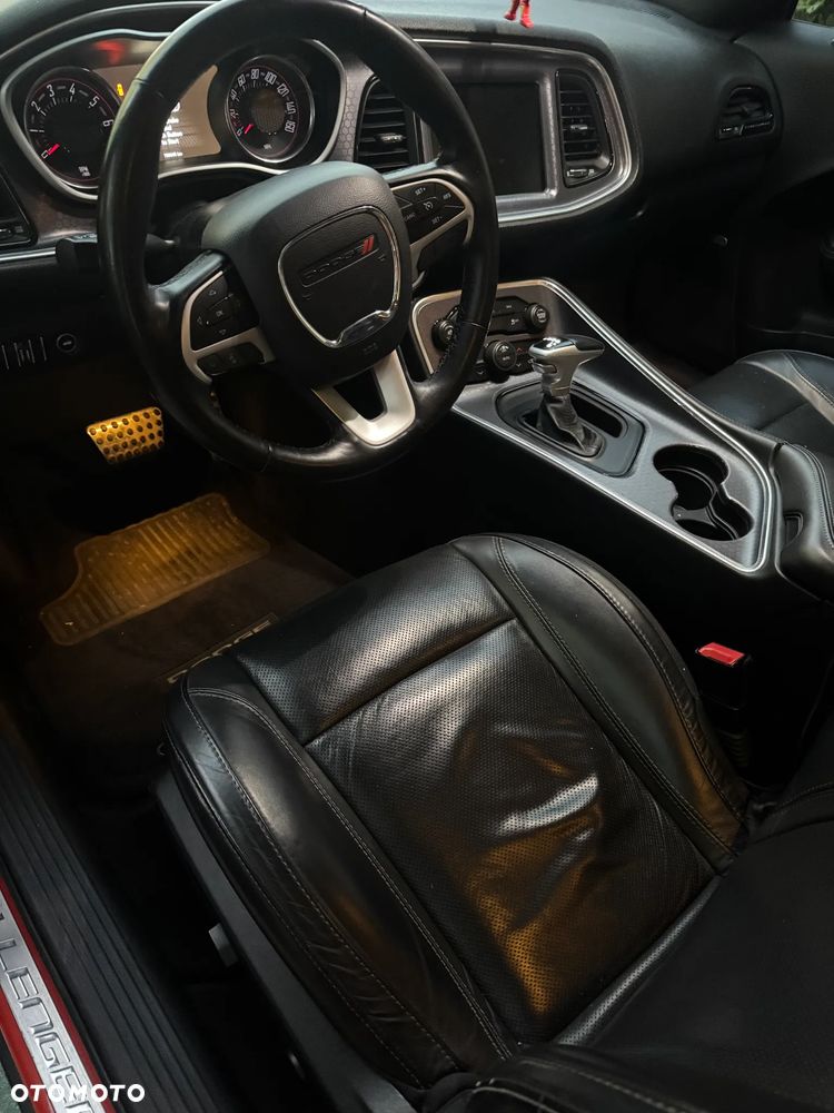Dodge Challenger - 4