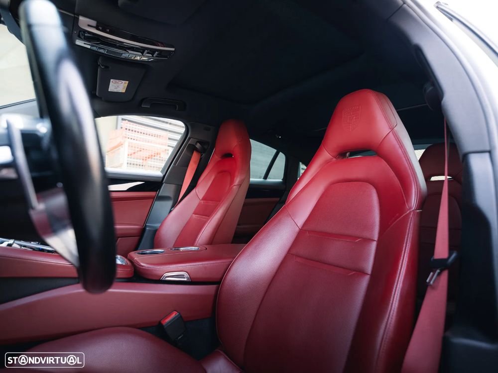 Porsche Panamera 4 E-Hybrid - 14