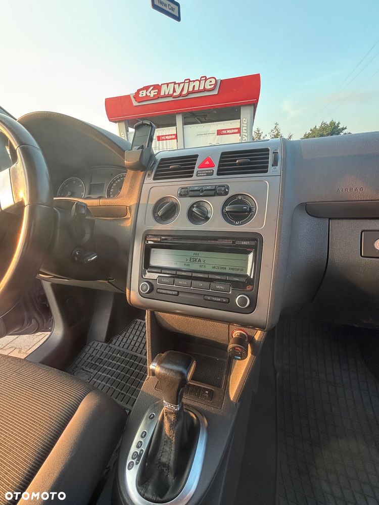 Volkswagen Touran 1.9 TDI DSG - 7