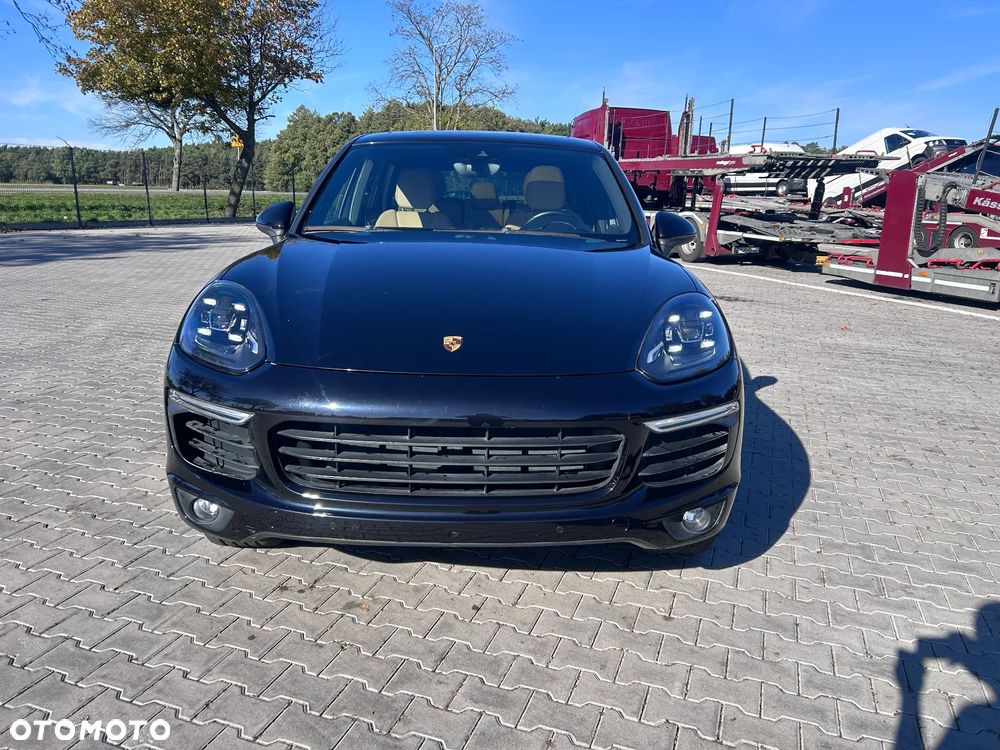 Porsche Cayenne Standard - 2