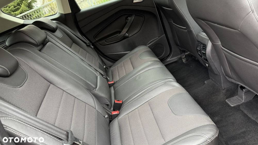 Ford Kuga 2.0 TDCi 2x4 Titanium - 33