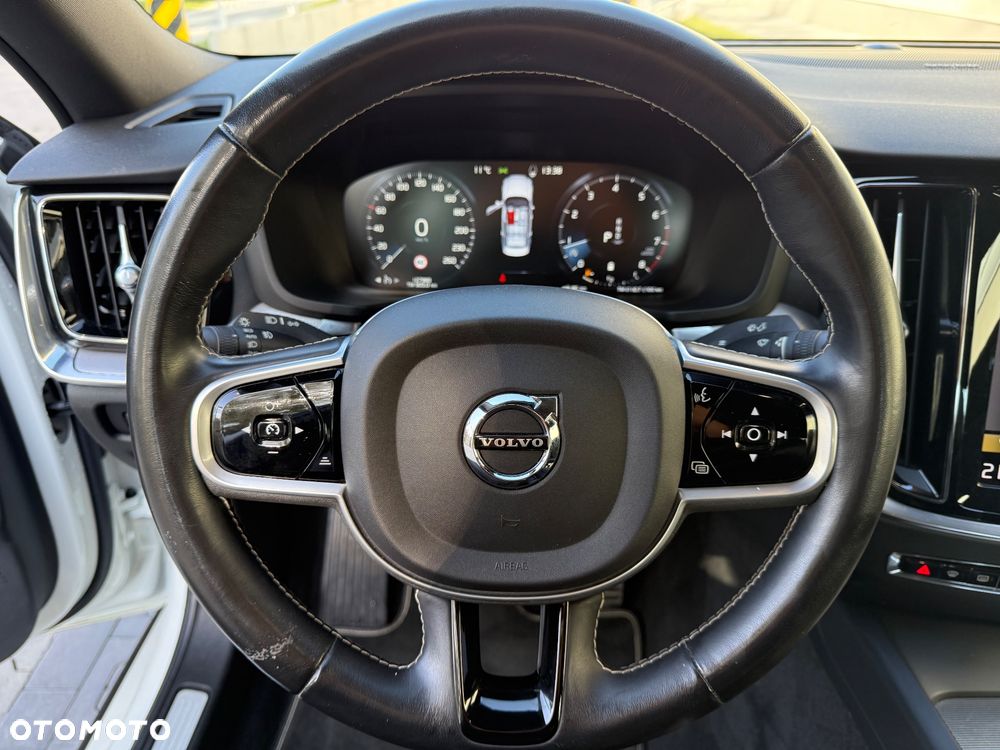 Volvo S60 T4 R-Design - 32
