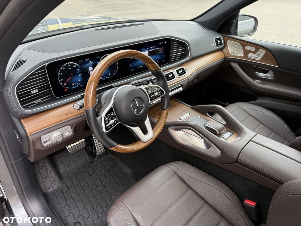 Mercedes-Benz GLS - 33