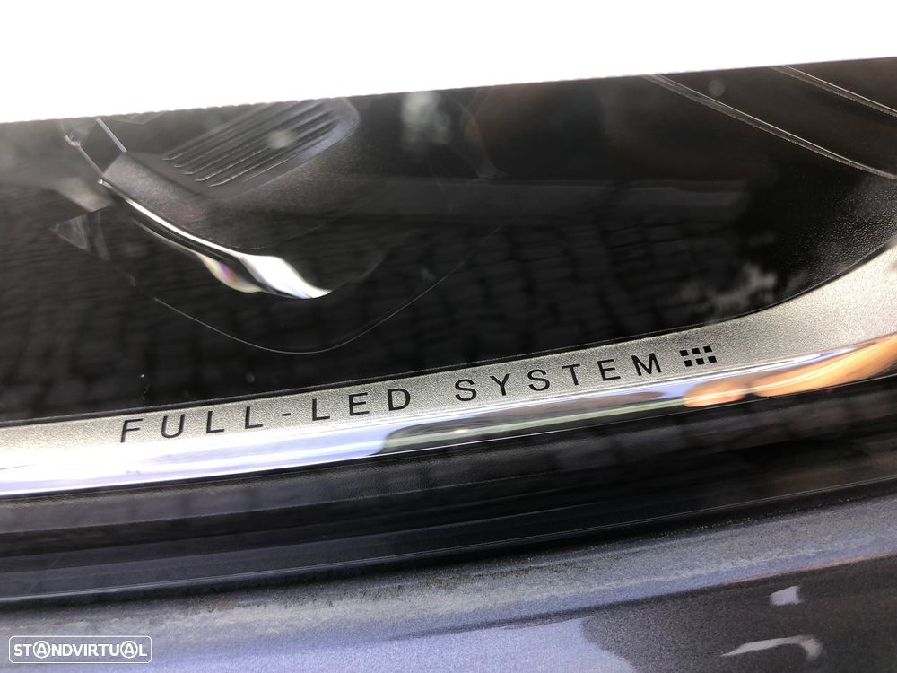 Volvo XC 60 2.0 T6 PHEV R-Design AWD - 19