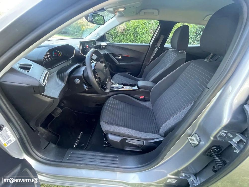 Peugeot e-2008 50 kWh Active - 11