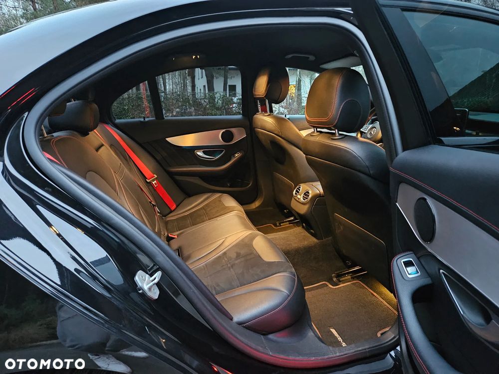 Mercedes-Benz Klasa C 450 AMG 4-Matic 7G-TRONIC - 30