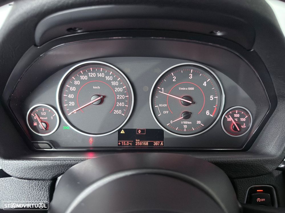 BMW 318 d Pack M - 15