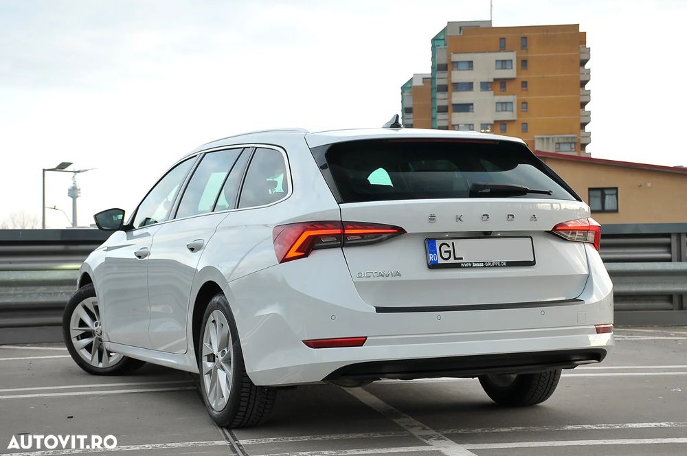 Skoda Octavia 2.0 TDI DSG Style - 3