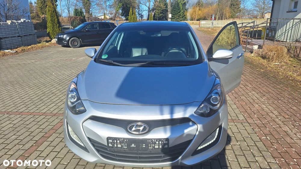 Hyundai i30 blue 1.6 CRDi Premium - 25