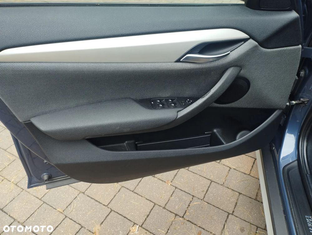 BMW X1 sDrive18i - 12