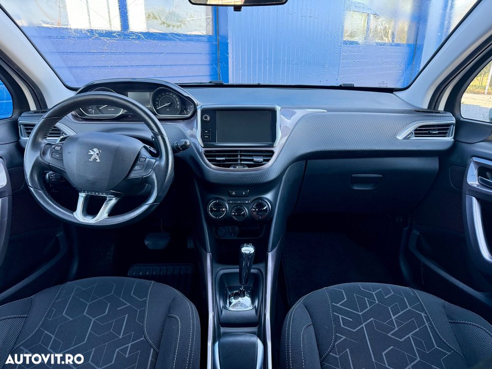 Peugeot 2008 PureTech 110 GPF Stop&Start EAT6 Style - 5