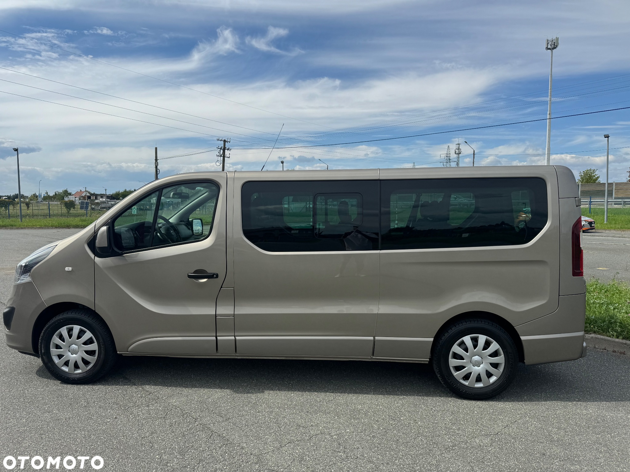 Opel Vivaro - 2
