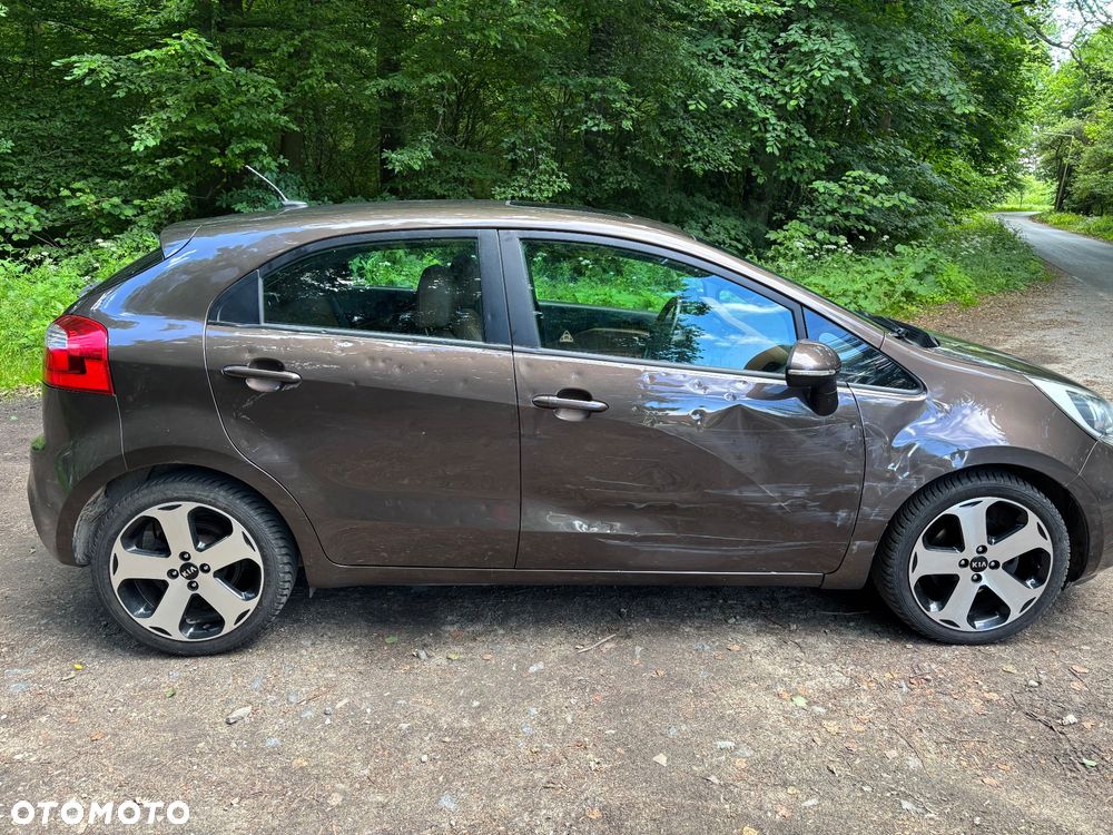 Kia Rio 1.4 M - 9