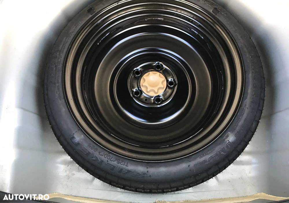 Toyota Auris 1.8 L VVT-i Sol+ - 36