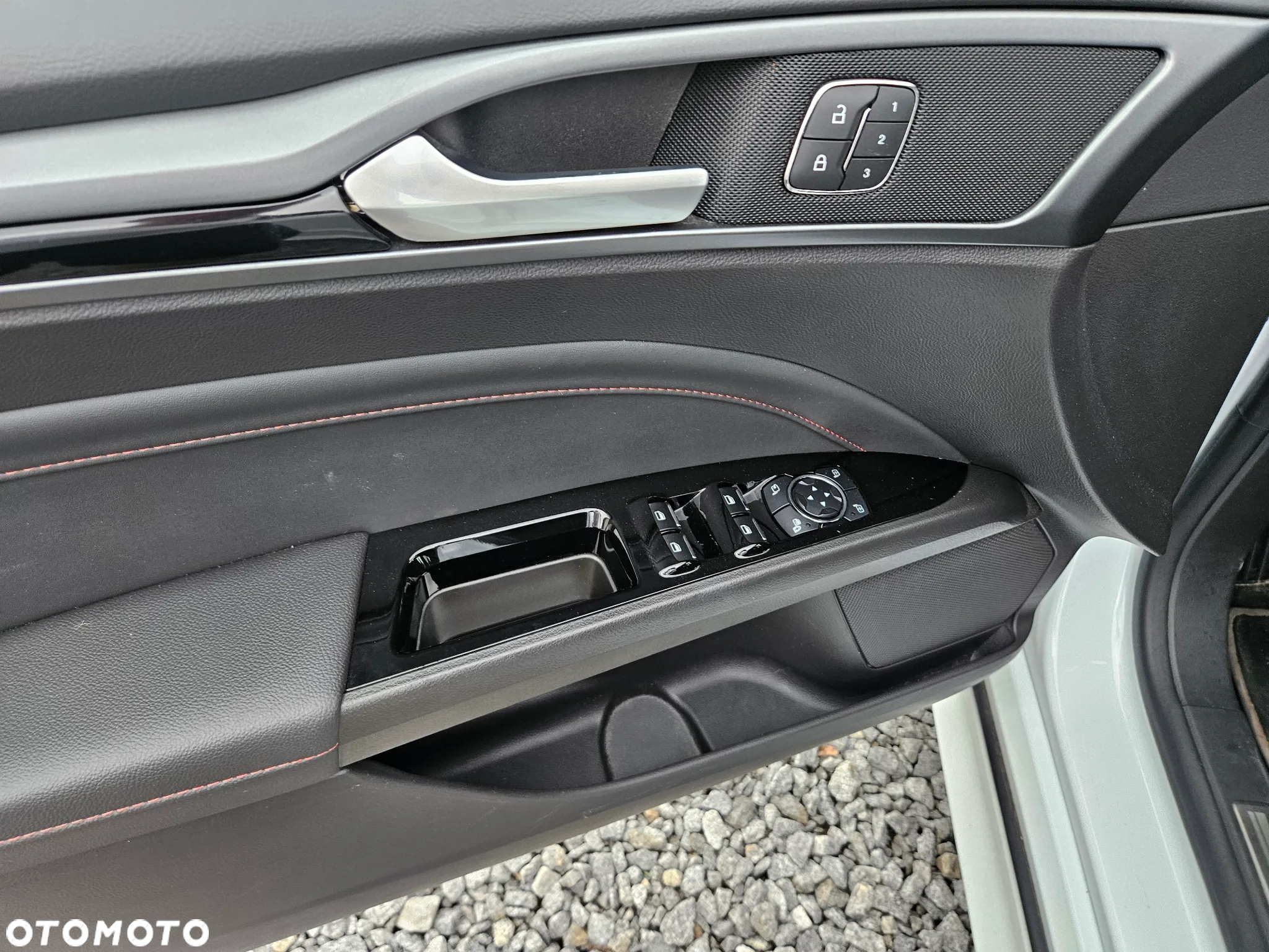 Ford Mondeo 1.5 EcoBoost Start-Stopp ST-Line - 11