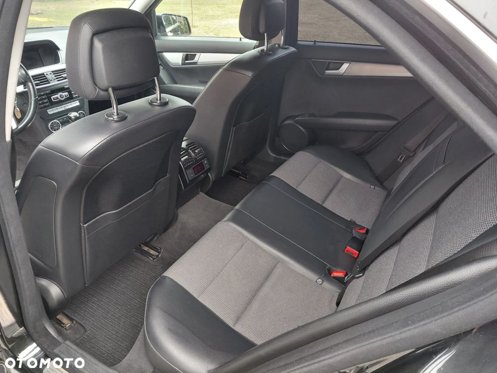 Mercedes-Benz Klasa C 180 BlueEFFICIENCY - 13