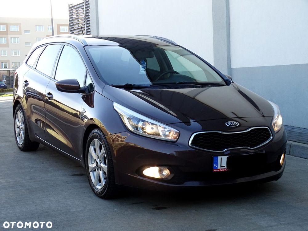 Kia Ceed 1.6 GDI Dream Team Edition - 3