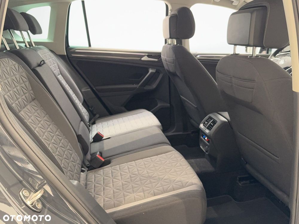 Volkswagen Tiguan - 17